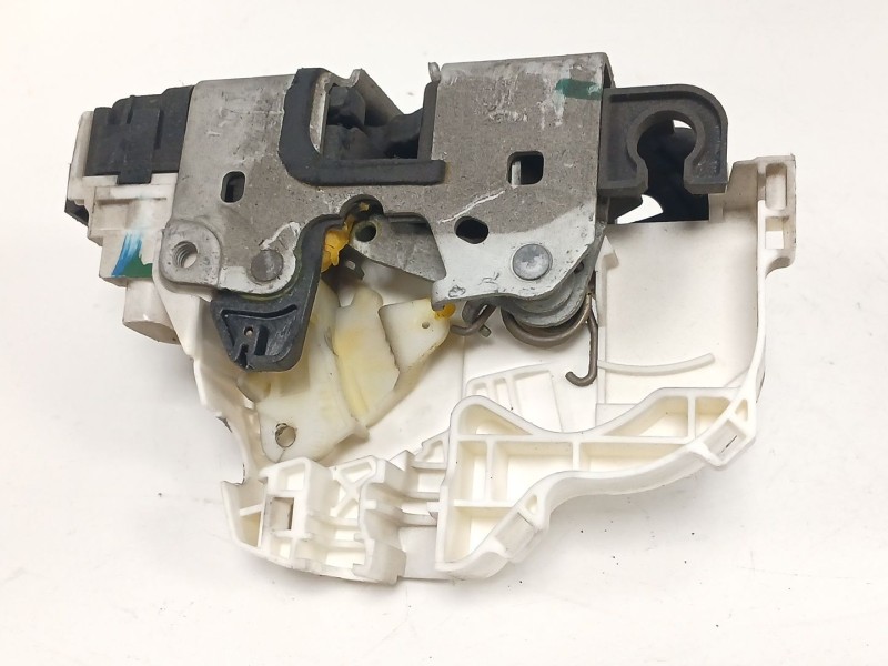 Recambio de cerradura puerta delantera derecha para dodge journey sxt cool family referencia OEM IAM P04589694AA  