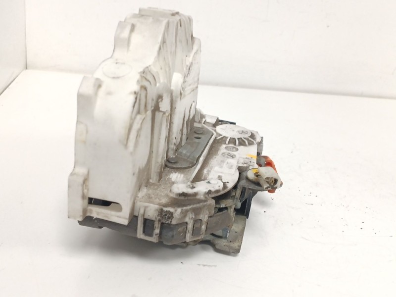 Recambio de cerradura puerta delantera izquierda para dodge journey sxt cool family referencia OEM IAM P04589693AA  