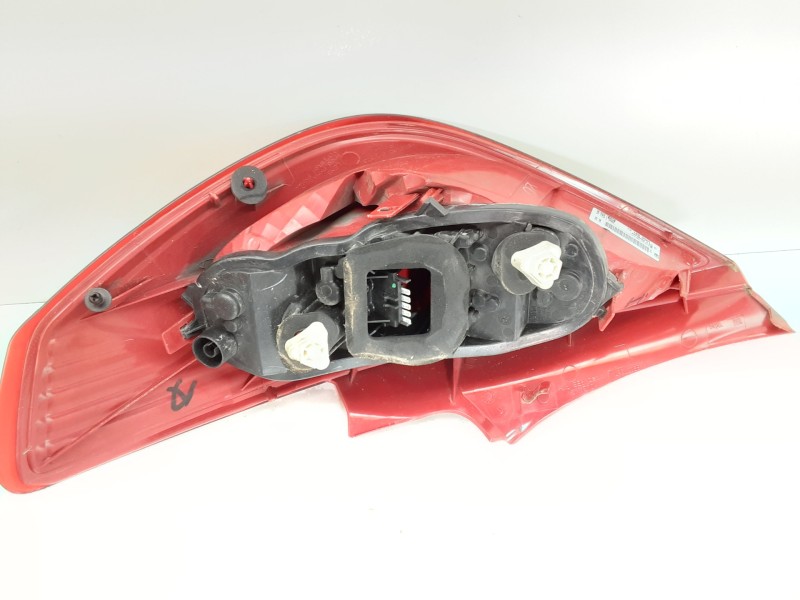 Recambio de piloto trasero izquierdo para opel corsa d corsavan referencia OEM IAM 13186350 89038960A 