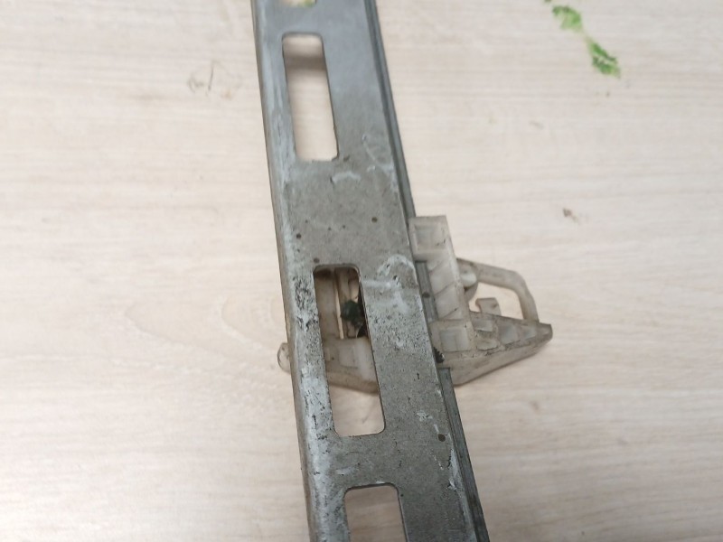 Recambio de elevalunas delantero derecho para peugeot 206 sw 2.0 hdi cat referencia OEM IAM  13197 