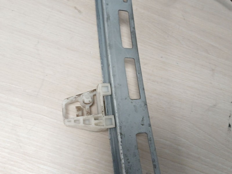Recambio de elevalunas delantero izquierdo para peugeot 206 sw 2.0 hdi cat referencia OEM IAM  13198 