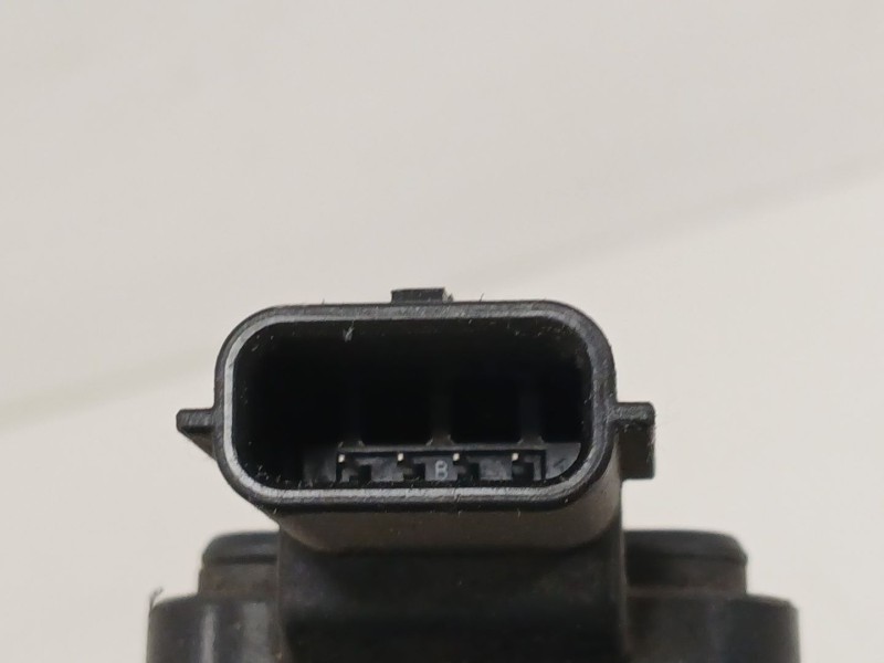 Recambio de caudalimetro para renault twingo dynamique referencia OEM IAM 8200682558 5WK97021 