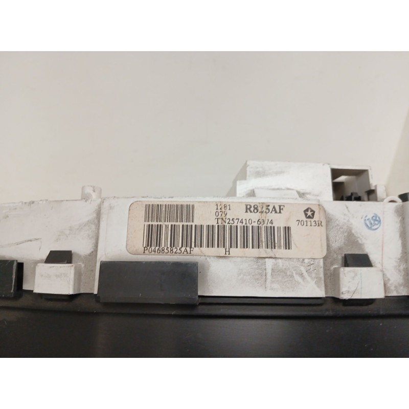 Recambio de cuadro instrumentos para chrysler voyager (rg) 2.5 crd grand voyager limited referencia OEM IAM P04685825AF R825AF 
