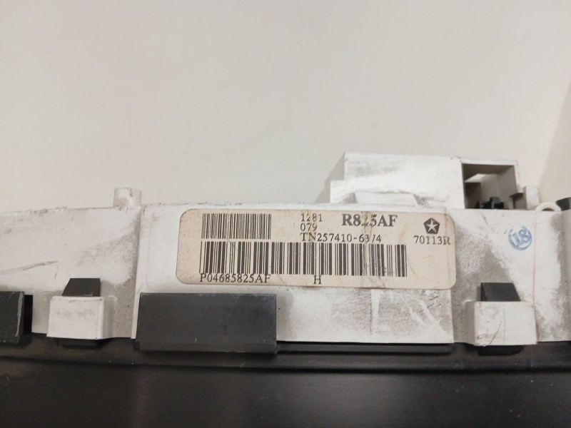 Recambio de cuadro instrumentos para chrysler voyager (rg) 2.5 crd grand voyager limited referencia OEM IAM P04685825AF R825AF 