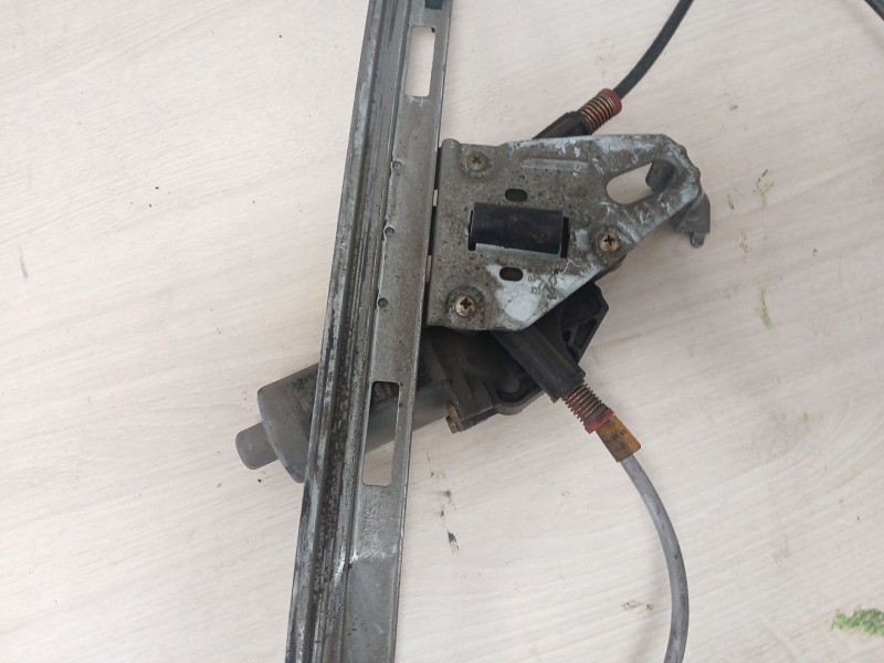 Recambio de elevalunas delantero izquierdo para peugeot 206 berlina referencia OEM IAM  18487 