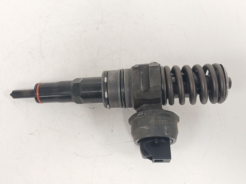 Recambio de inyector para volkswagen golf v (1k1) 1.9 tdi referencia OEM IAM 038130073AG 0414720215 
