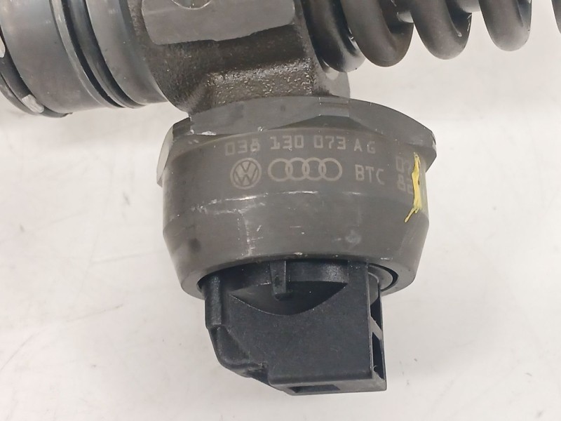 Recambio de inyector para volkswagen golf v (1k1) 1.9 tdi referencia OEM IAM 038130073AG 0414720215 