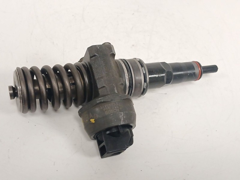 Recambio de inyector para volkswagen golf v (1k1) 1.9 tdi referencia OEM IAM 038130073AG 0414720215 