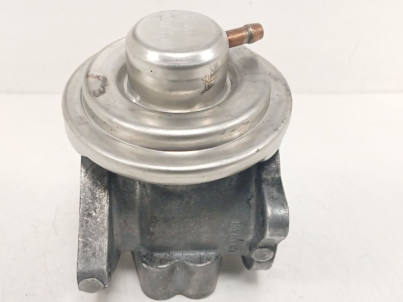 Recambio de valvula egr para volkswagen golf v (1k1) 1.9 tdi referencia OEM IAM 038129637D  