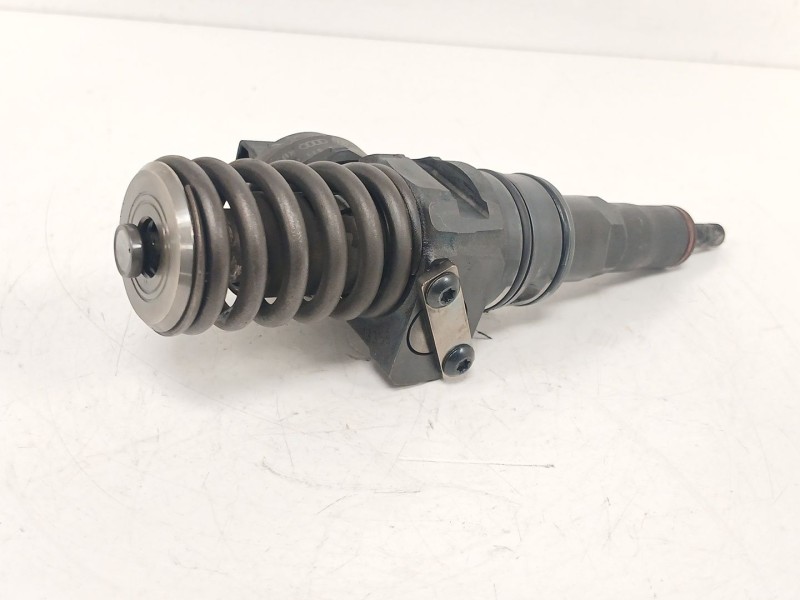 Recambio de inyector para volkswagen golf v (1k1) 1.9 tdi referencia OEM IAM 038130073AG 0414720215 