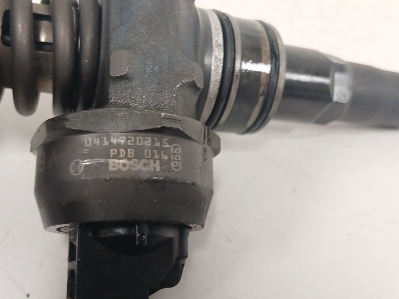 Recambio de inyector para volkswagen golf v (1k1) 1.9 tdi referencia OEM IAM 038130073AG 0414720215 