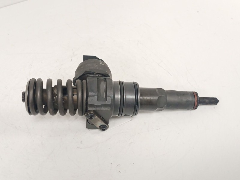 Recambio de inyector para volkswagen golf v (1k1) 1.9 tdi referencia OEM IAM 038130073AG 0414720215 