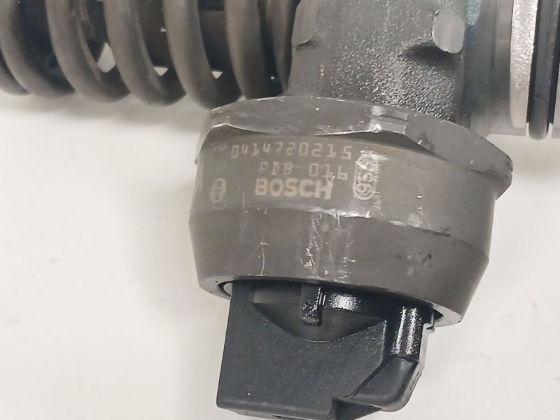 Recambio de inyector para volkswagen golf v (1k1) 1.9 tdi referencia OEM IAM 038130073AG 0414720215 