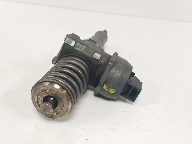 Recambio de inyector para volkswagen golf v (1k1) 1.9 tdi referencia OEM IAM 038130073AG 0414720215 