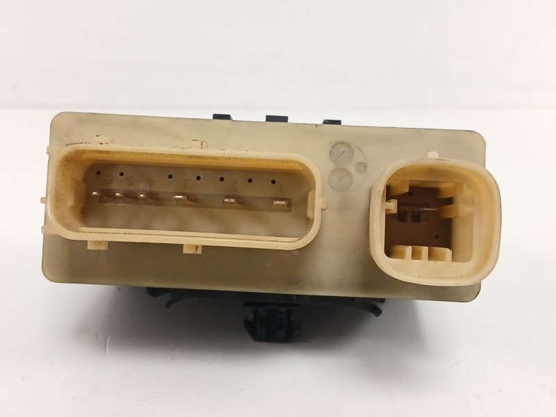 Recambio de caja precalentamiento para peugeot partner kombi confort referencia OEM IAM 9652021180  