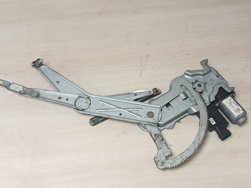 Recambio de elevalunas delantero derecho para opel meriva cosmo referencia OEM IAM 93389552  