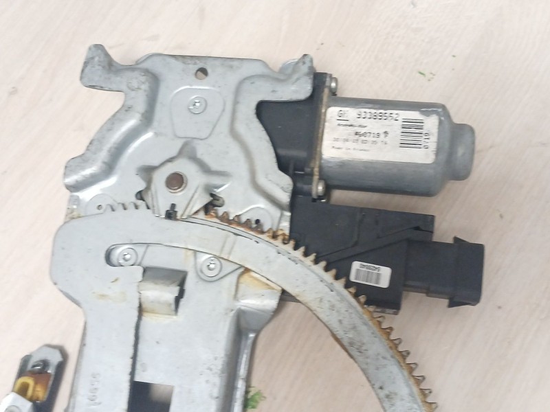 Recambio de elevalunas delantero derecho para opel meriva cosmo referencia OEM IAM 93389552  