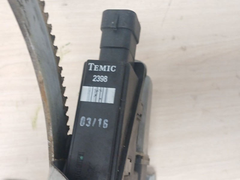 Recambio de elevalunas delantero derecho para opel meriva cosmo referencia OEM IAM 93389552  