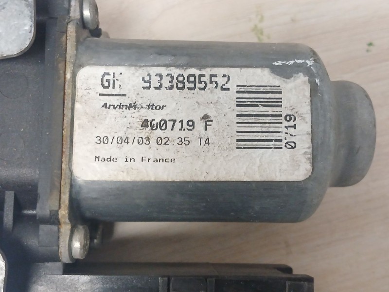 Recambio de elevalunas delantero derecho para opel meriva cosmo referencia OEM IAM 93389552  