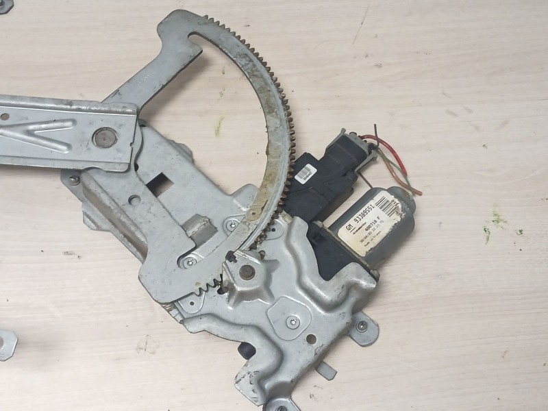 Recambio de elevalunas delantero izquierdo para opel meriva cosmo referencia OEM IAM 93389551  