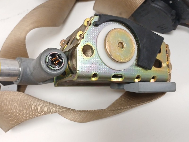 Recambio de cinturon seguridad trasero derecho para bmw serie 7 (e65/e66) 3.0 turbodiesel cat referencia OEM IAM  13526 