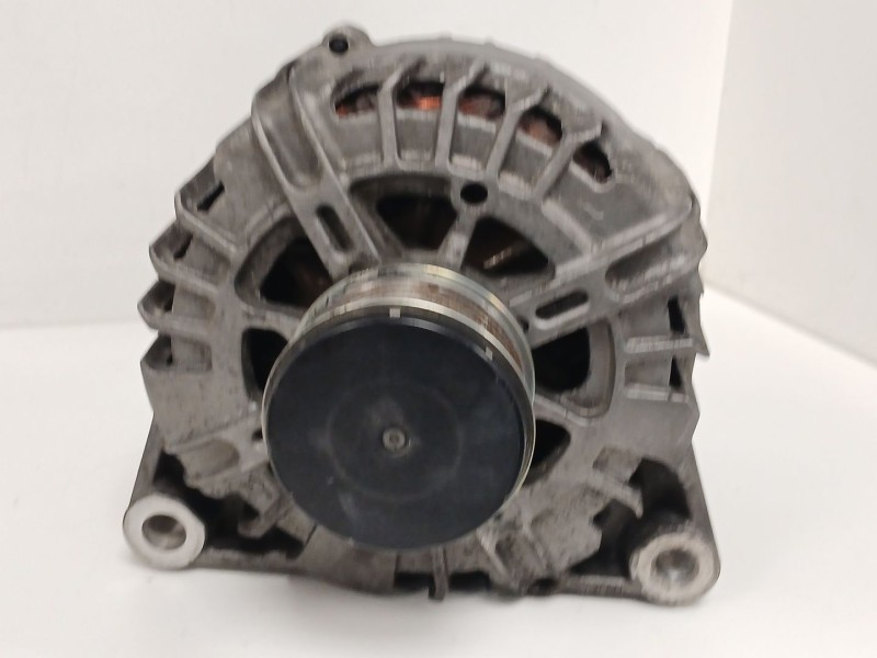 Recambio de alternador para peugeot partner tepee 1.6 hdi 16v referencia OEM IAM   
