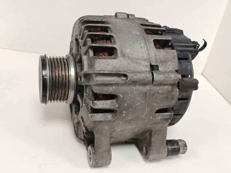 Recambio de alternador para peugeot partner tepee 1.6 hdi 16v referencia OEM IAM   