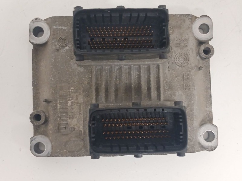 Recambio de centralita motor uce para fiat punto (188_) 1.2 16v 80 (188.233, .235, .253, .255, .333, .353, .639,... referencia O
