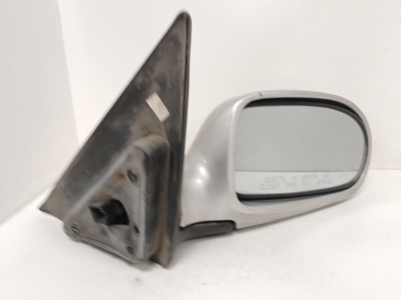 Recambio de retrovisor derecho para daewoo nubira berlina 2.0 cat referencia OEM IAM  18343 