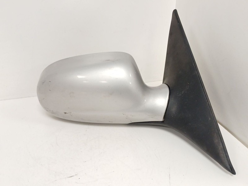 Recambio de retrovisor derecho para daewoo nubira berlina 2.0 cat referencia OEM IAM  18343 