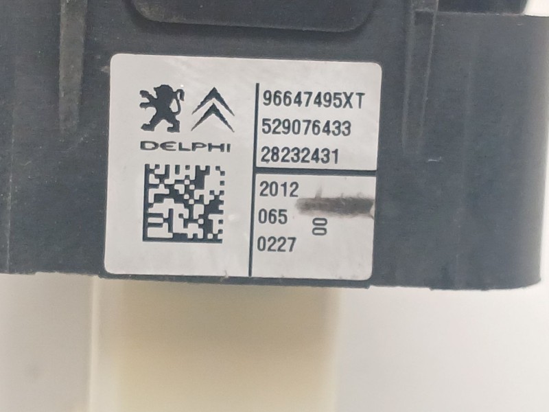 Recambio de mando elevalunas delantero izquierdo para citroën c3 ii (sc_) 1.4 hdi 70 (sc8hzc, sc8hr0, sc8hp4) referencia OEM IAM