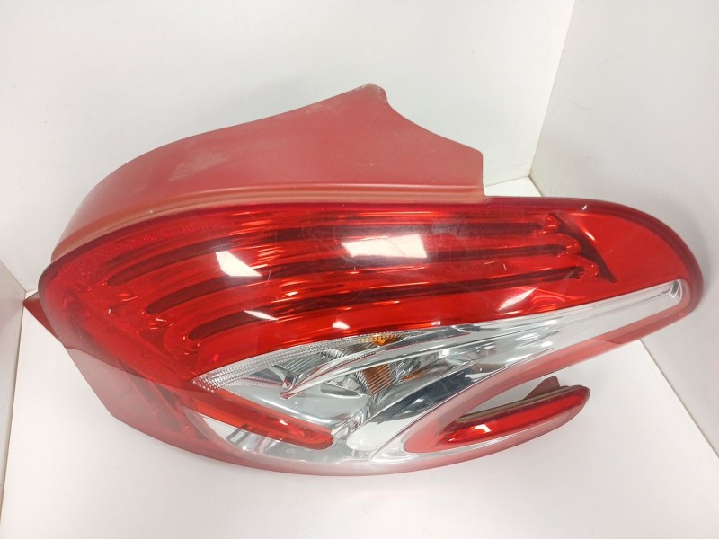 Recambio de piloto trasero derecho para peugeot 208 i (ca_, cc_) 1.2 vti 82 referencia OEM IAM 9672628380  