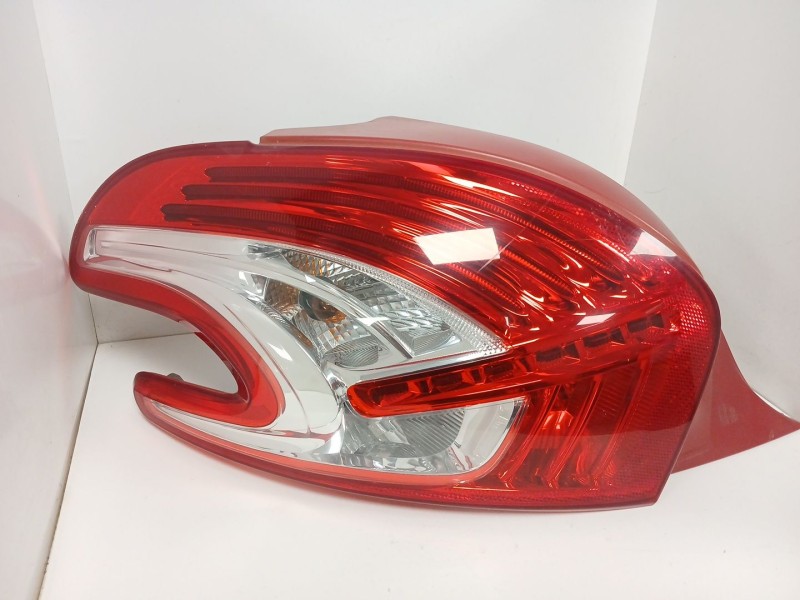 Recambio de piloto trasero izquierdo para peugeot 208 i (ca_, cc_) 1.2 vti 82 referencia OEM IAM 9672628280  