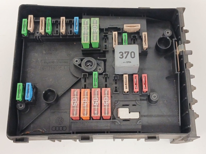 Recambio de caja reles / fusibles para seat leon (1p1) 1.9 tdi referencia OEM IAM 1K0937125A  