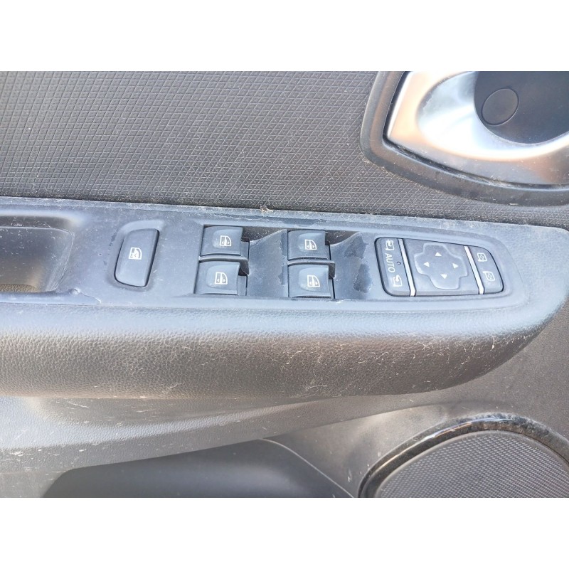 Recambio de mando elevalunas delantero izquierdo para renault clio iv (bh_) 0.9 tce 90 referencia OEM IAM   