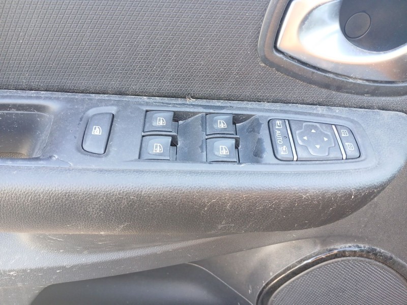 Recambio de mando elevalunas delantero izquierdo para renault clio iv (bh_) 0.9 tce 90 referencia OEM IAM   