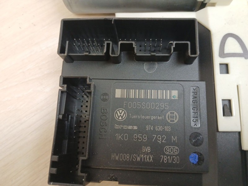 Recambio de elevalunas delantero derecho para seat leon (1p1) 1.9 tdi referencia OEM IAM 1K0959792M 1P0837402E 