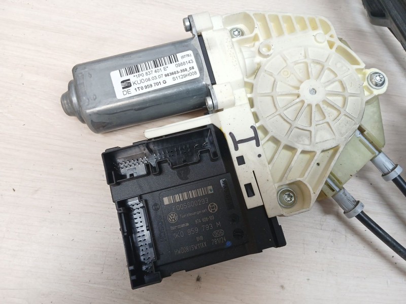 Recambio de elevalunas delantero izquierdo para seat leon (1p1) 1.9 tdi referencia OEM IAM 1K0959793M 1P0837401E 