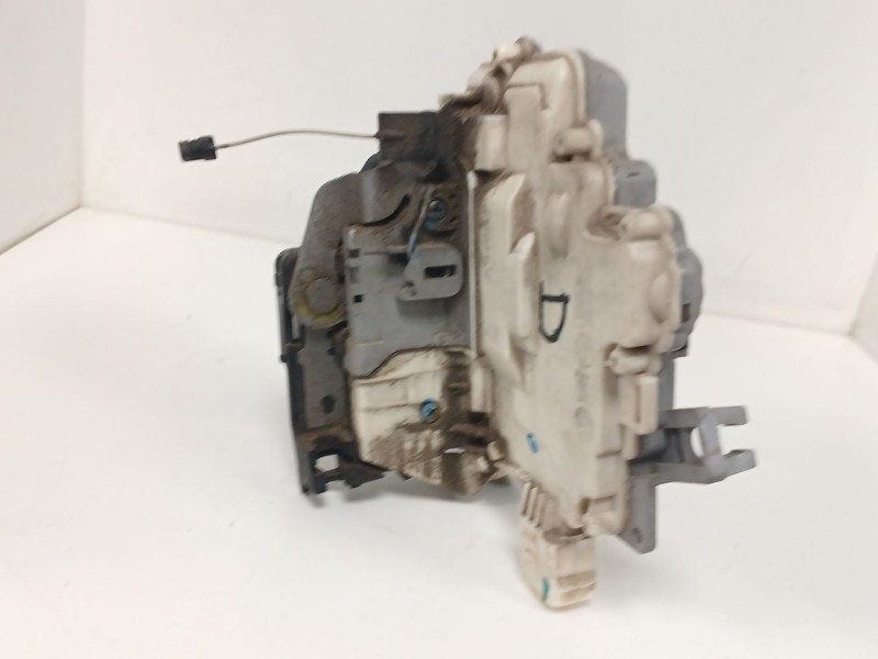 Recambio de cerradura puerta delantera derecha para seat leon (1p1) 1.9 tdi referencia OEM IAM   
