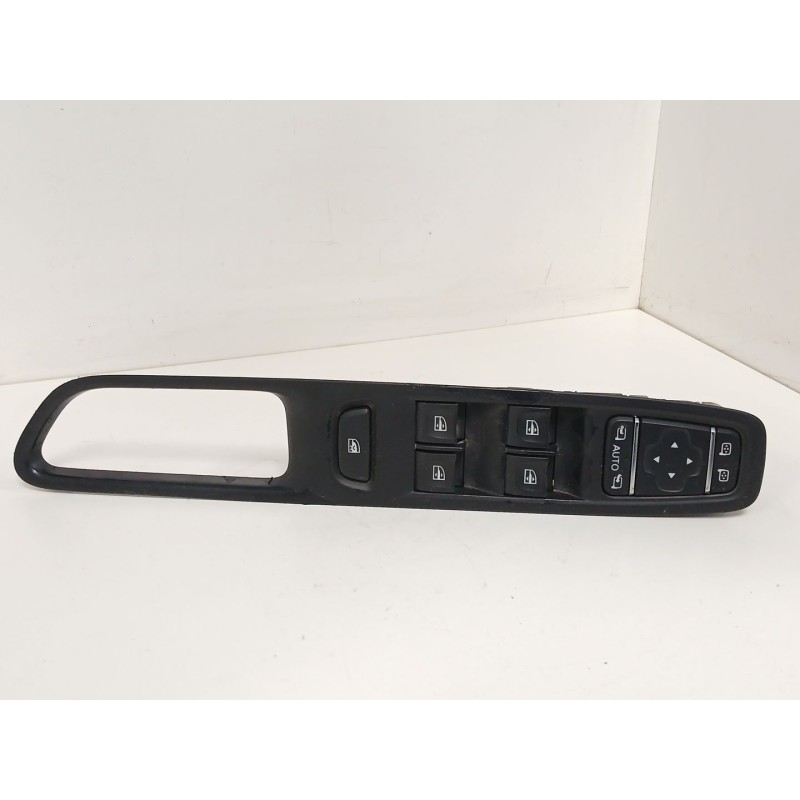 Recambio de mando elevalunas delantero izquierdo para renault clio iv (bh_) 0.9 tce 90 referencia OEM IAM   