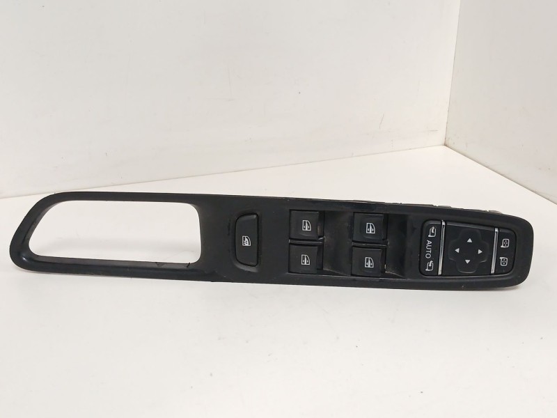 Recambio de mando elevalunas delantero izquierdo para renault clio iv (bh_) 0.9 tce 90 referencia OEM IAM   