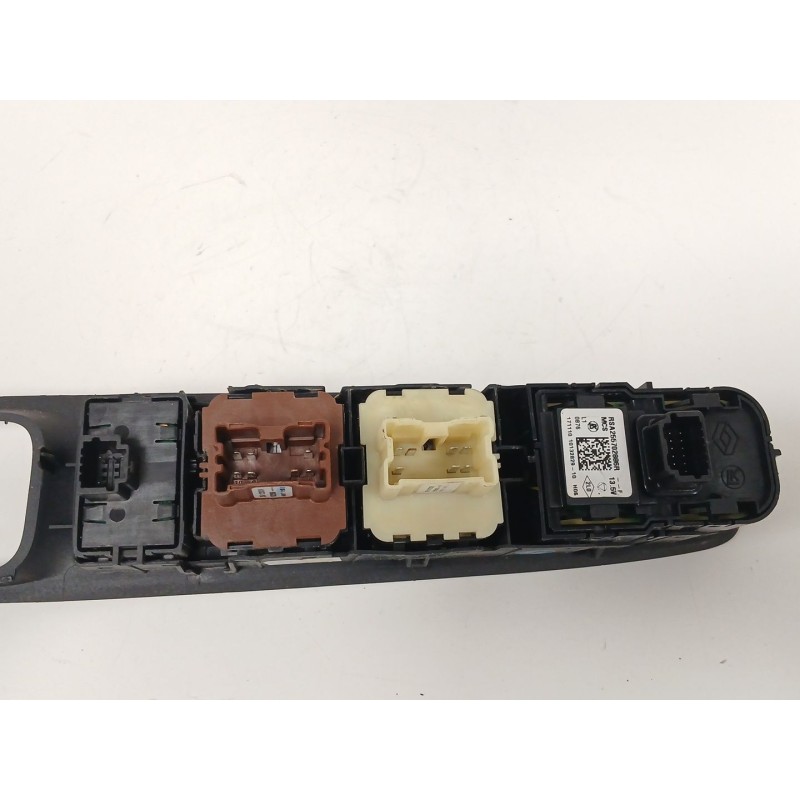 Recambio de mando elevalunas delantero izquierdo para renault clio iv (bh_) 0.9 tce 90 referencia OEM IAM   