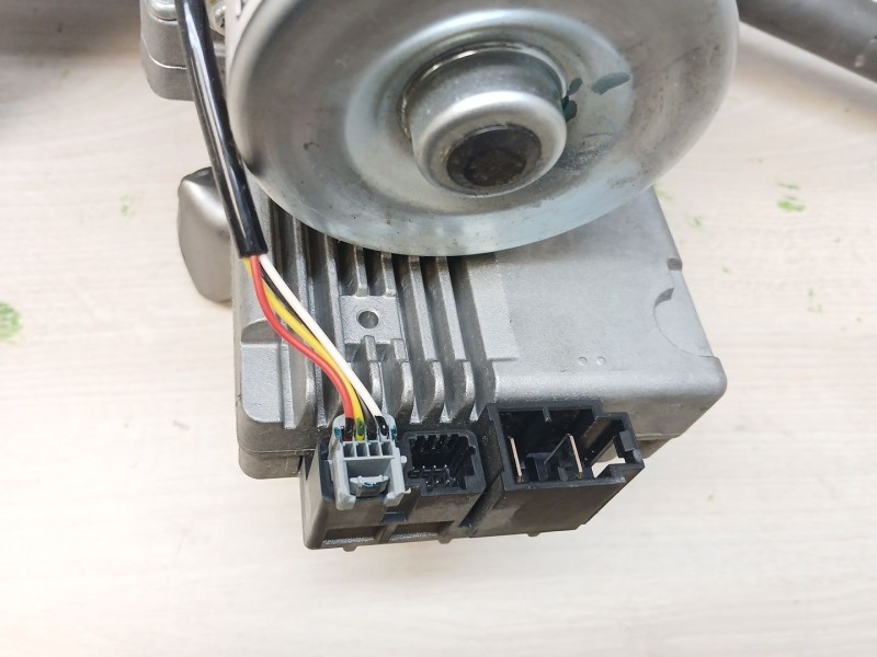 Recambio de columna direccion para renault clio iv (bh_) 0.9 tce 90 referencia OEM IAM 6700003800A  