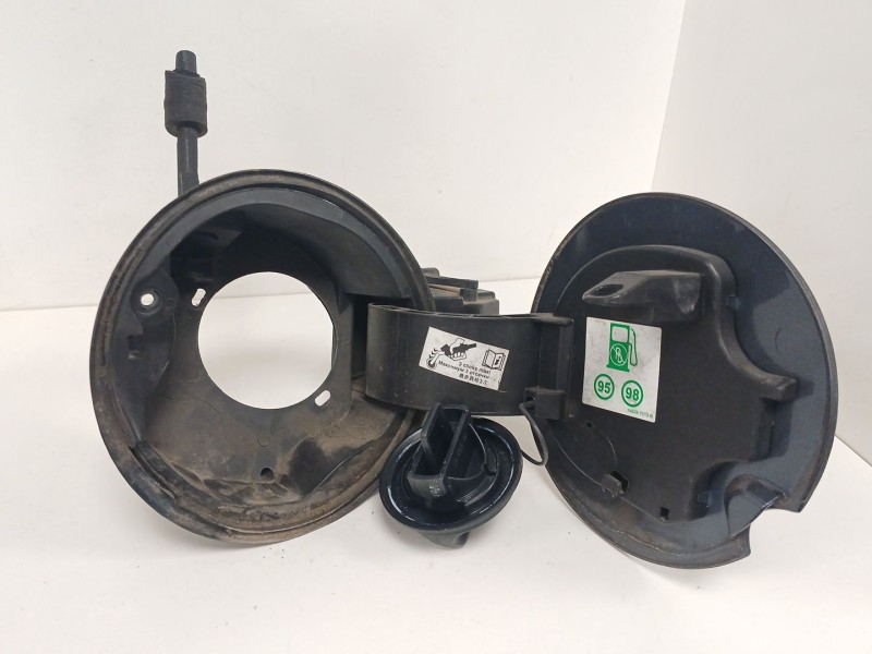 Recambio de tapa exterior combustible para renault clio iv (bh_) 0.9 tce 90 referencia OEM IAM   