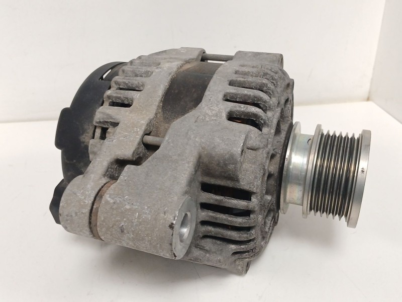 Recambio de alternador para opel insignia a (g09) 2.0 cdti (68) referencia OEM IAM 13502583  