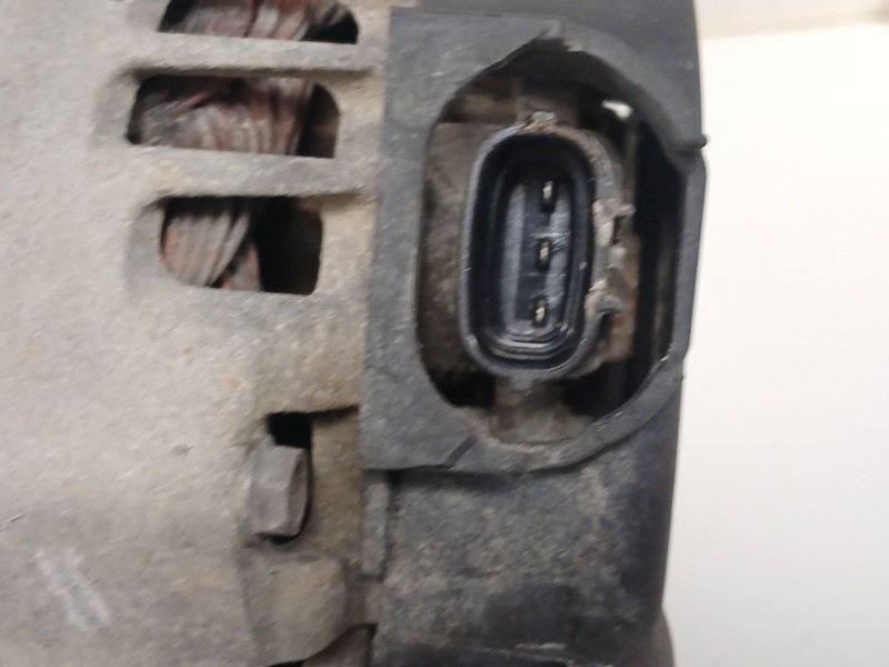 Recambio de alternador para kia sportage iii (sl) 1.7 crdi referencia OEM IAM 2611067 373002A850 
