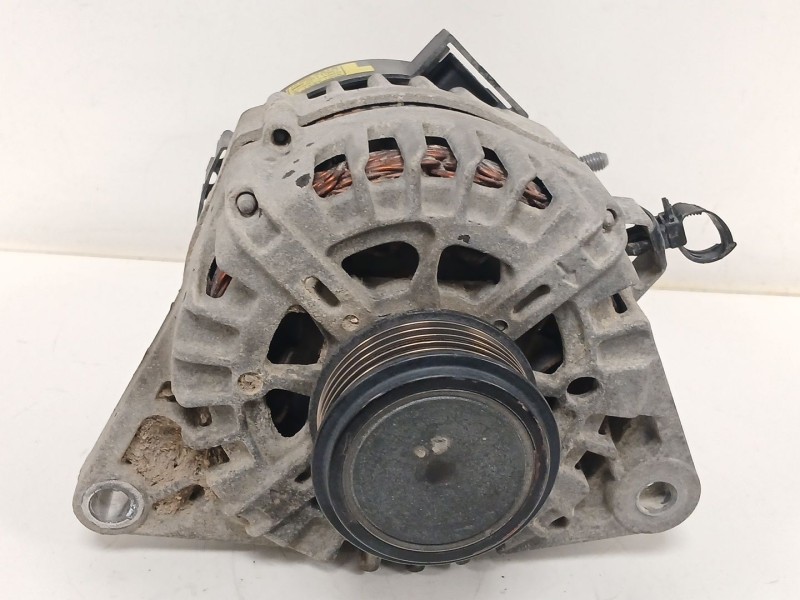 Recambio de alternador para kia sportage iii (sl) 1.7 crdi referencia OEM IAM 2611067 373002A850 