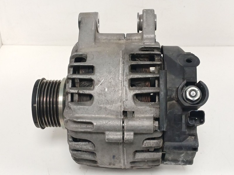Recambio de alternador para citroën c4 cactus 1.2 thp 110 referencia OEM IAM 9818677980  
