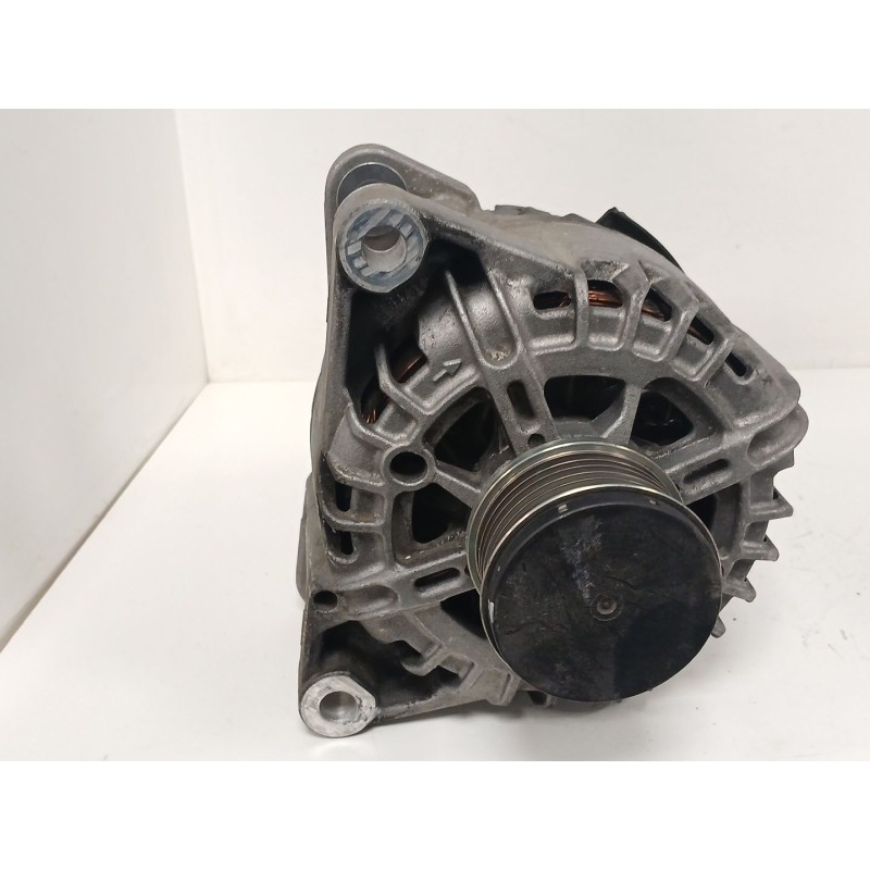 Recambio de alternador para citroën c4 cactus 1.2 thp 110 referencia OEM IAM 9818677980  