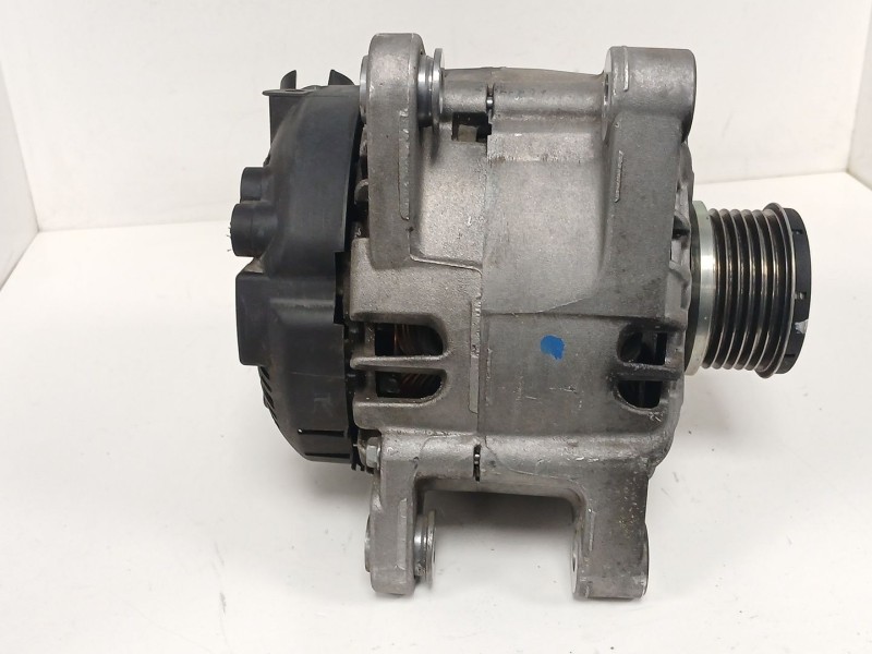 Recambio de alternador para citroën c4 cactus 1.2 thp 110 referencia OEM IAM 9818677980  